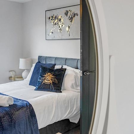 Modern & Spacious 2 Bedroom House - Free Parking - Front & Back Garden - Private Main Door Entrance Edimburgo Esterno foto