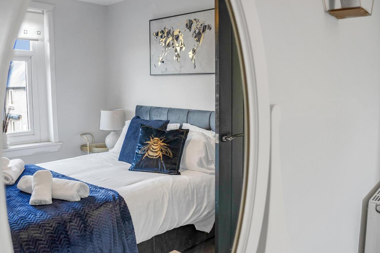 Modern & Spacious 2 Bedroom House - Free Parking - Front & Back Garden - Private Main Door Entrance Edimburgo Esterno foto