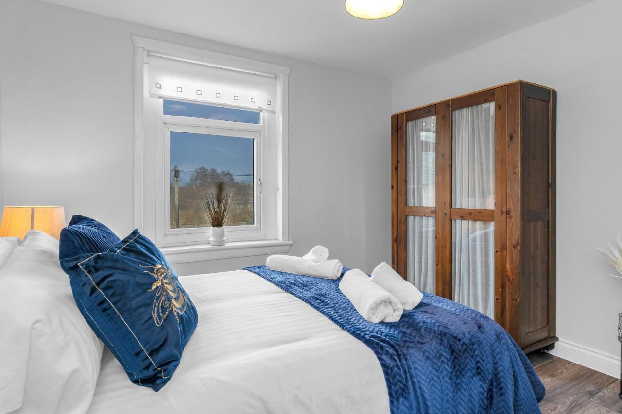 Modern & Spacious 2 Bedroom House - Free Parking - Front & Back Garden - Private Main Door Entrance Edimburgo Esterno foto